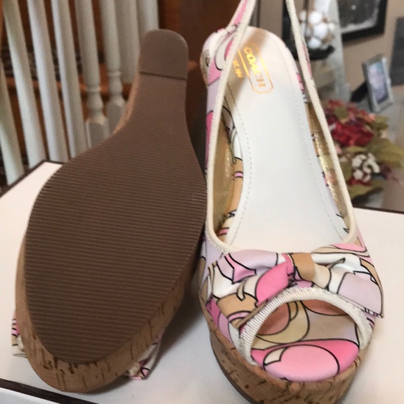 Coach - Picture 2 of 2